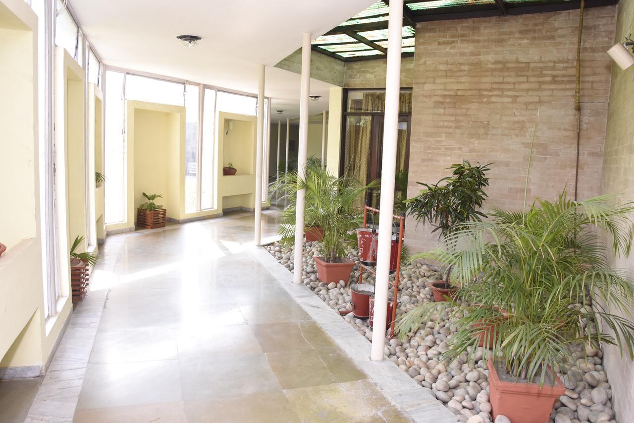 Modipur Hotel Rāmpur Esterno foto