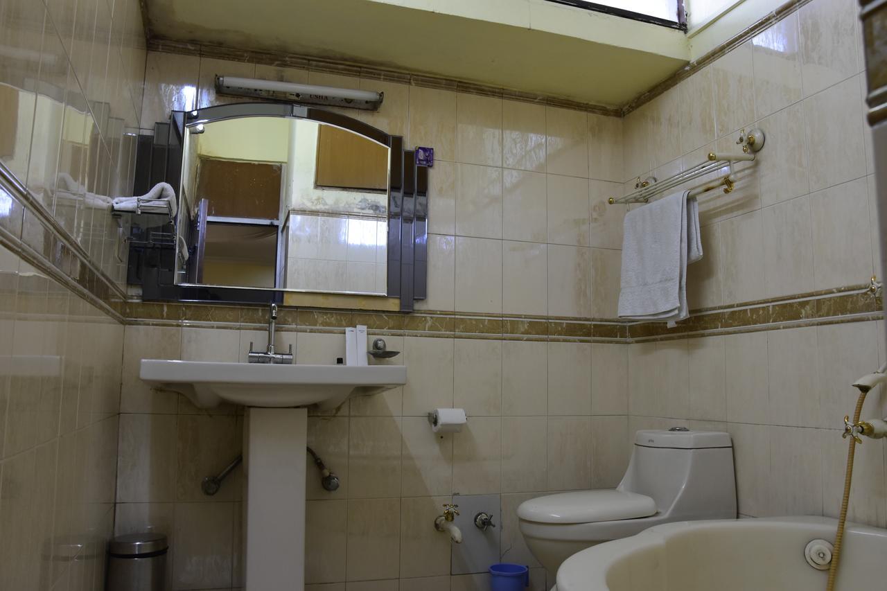 Modipur Hotel Rāmpur Esterno foto